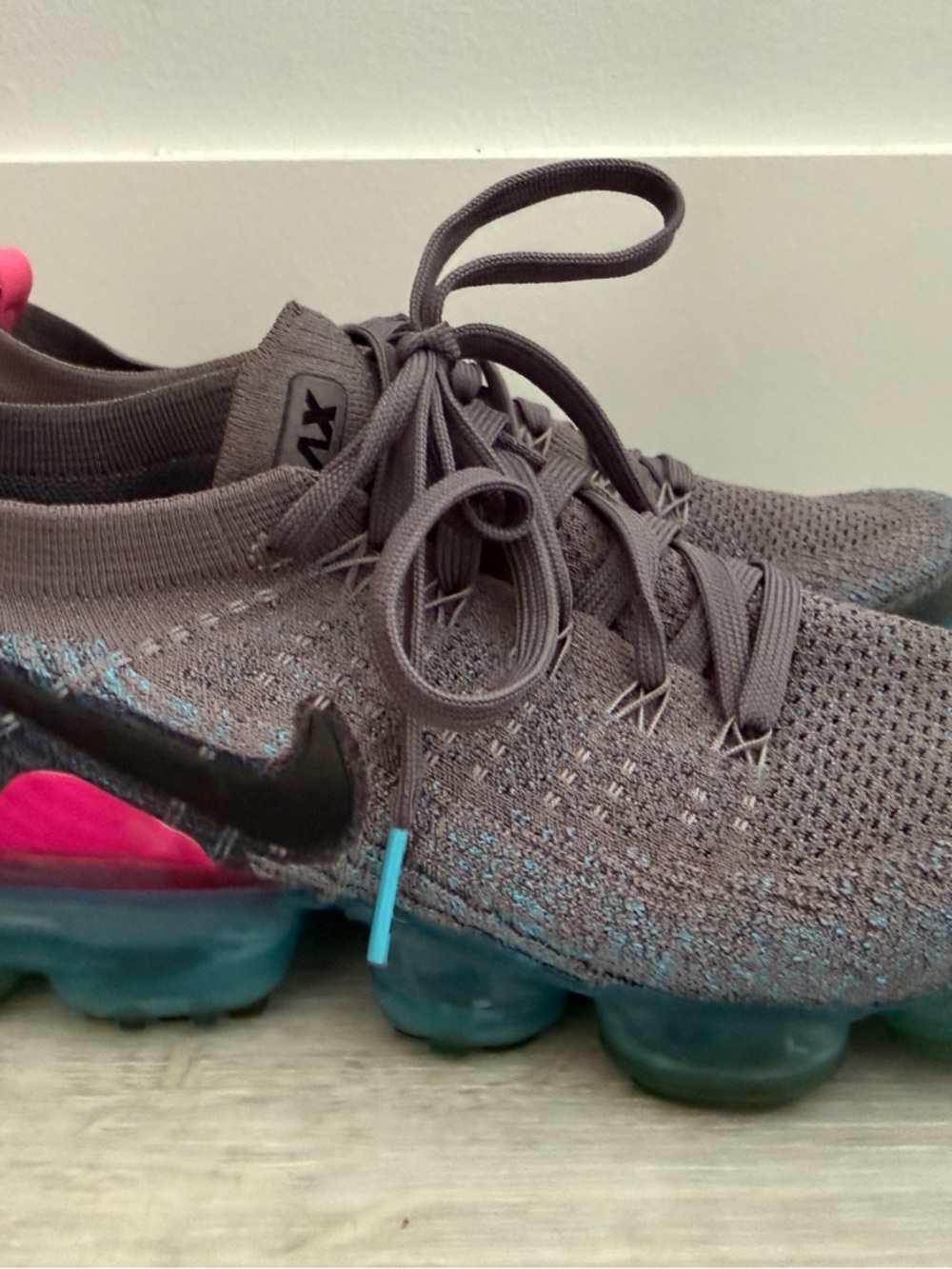 Nike Air Vapormax Flyknit 2 - Gunsmoke, Blue, Pink - Picture 4 of 6